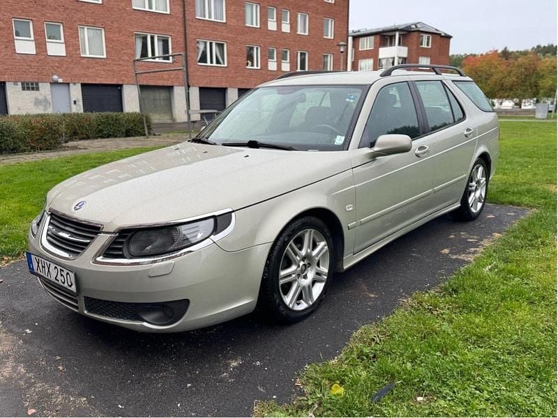 Gul Begagnad 2006 Saab 9-5 Vector Kombi | 18 500 kr (Bra pris) - Bild 1/4