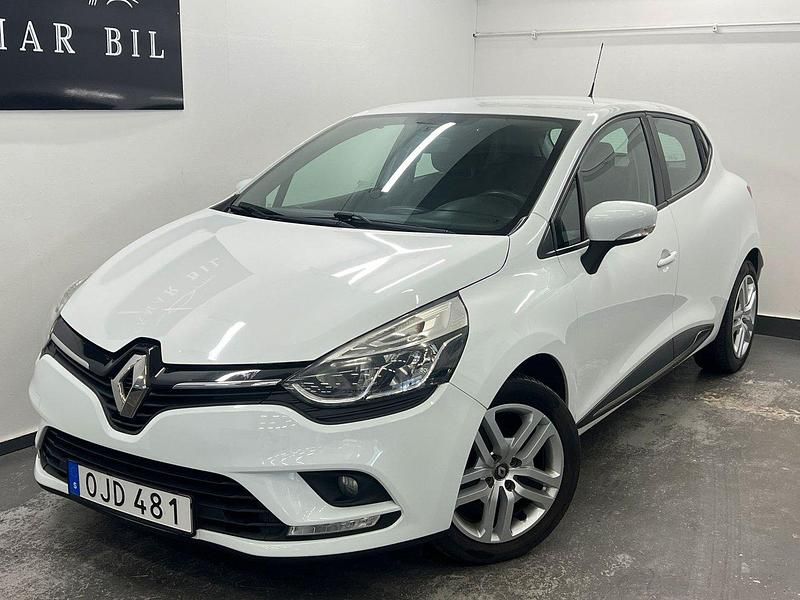Vit Begagnad 2016 Renault Clio IV Zen Halvkombi | 89 900 kr (Marknadspris) - Bild 1/4