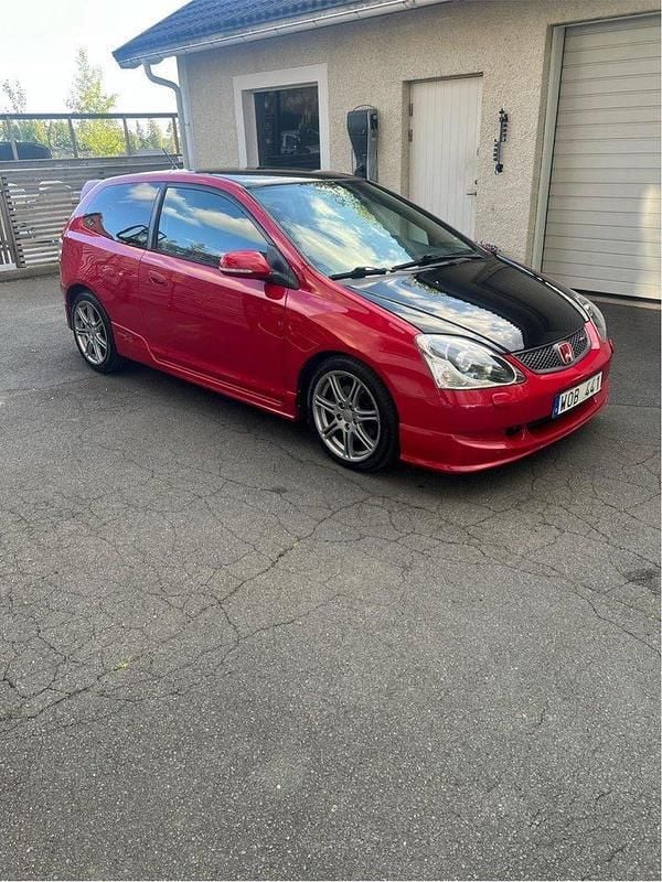 Röd Begagnad 2005 Honda Civic Type R Halvkombi | 69 000 kr (Superpris) - Bild 1/4
