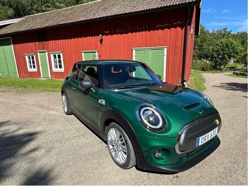 Grön Begagnad 2021 Mini Cooper SE Halvkombi | 175 000 kr (Superpris) - Bild 1/4