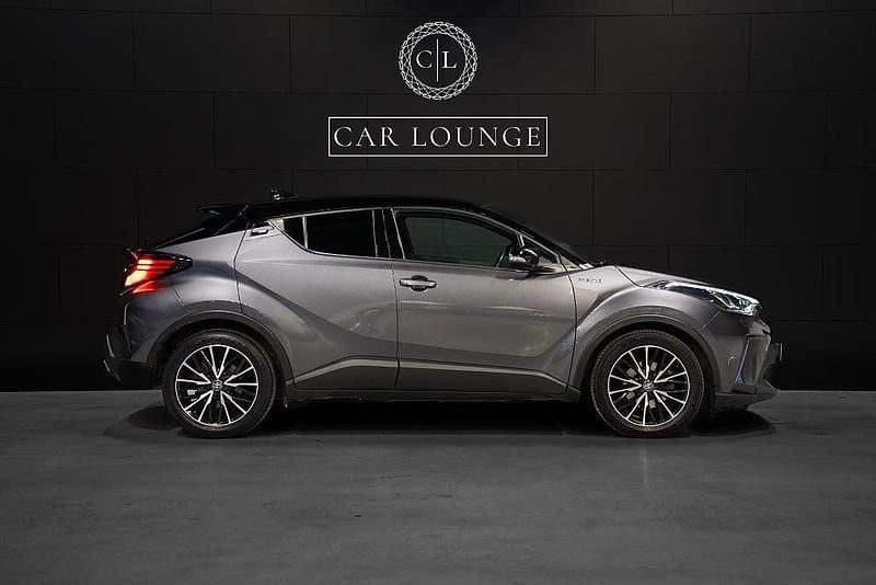 Begagnad Toyota C-HR Executive 184 HK (135 kW) 2020 Mörkgrå SUV