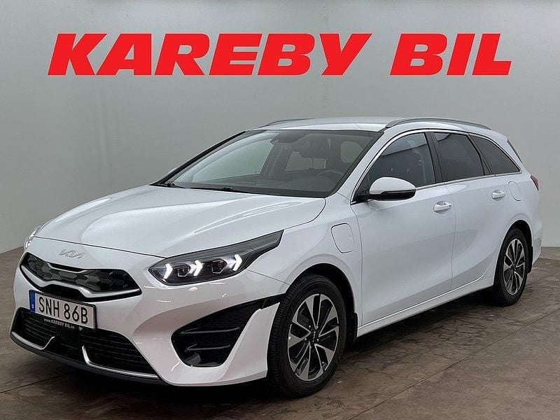 Vit Begagnad 2022 Kia Ceed Advance Kombi | 183 900 kr (Bra pris) - Bild 1/3