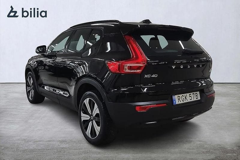 Begagnad Volvo XC40 Single Motor 175 kW (238 HK) 2022 Svart SUV