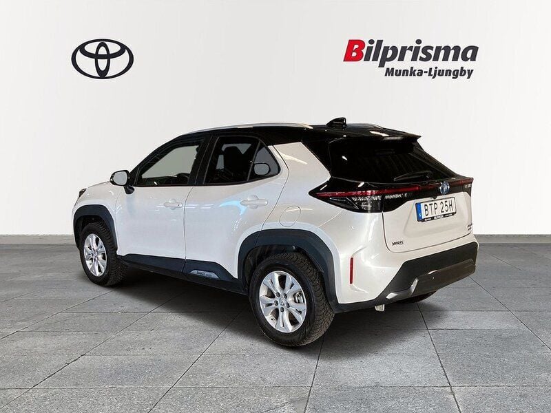 toyota-yaris-cross-begagnad-42-till-salu-autouncle