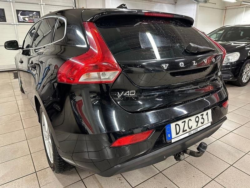 Begagnad Volvo V40 116 HK (85 kW) 2015 Svart Kombi