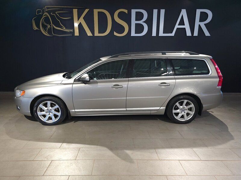 Ljusbrun (brun) Begagnad 2014 Volvo V70 Momentum Kombi | 159 900 kr (Lite dyr) - Bild 1/4