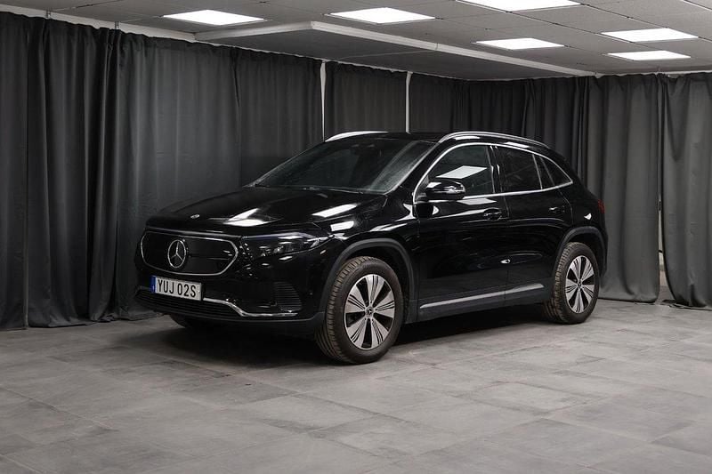 Svart Begagnad 2023 Mercedes EQA300 Progressive SUV | 389 000 kr (Superpris) - Bild 1/4
