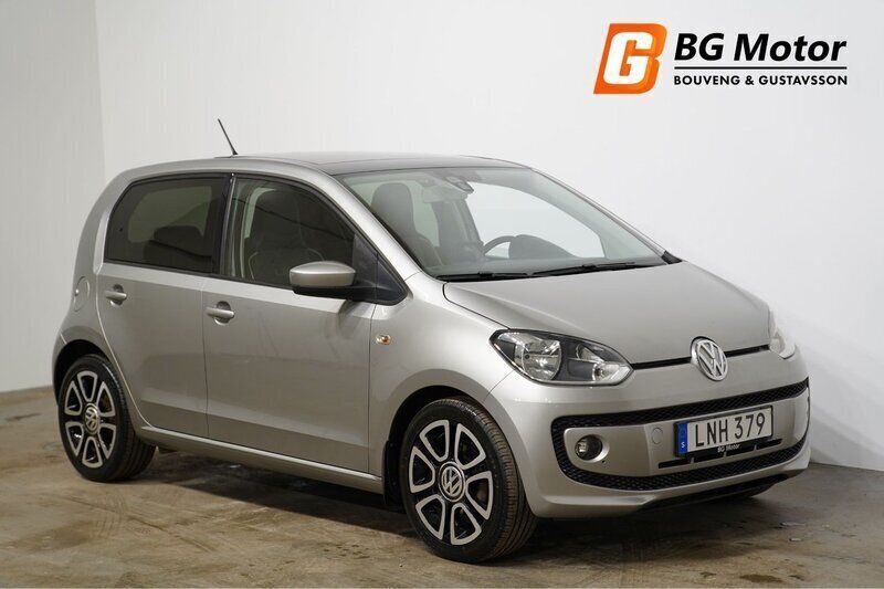 Silver Begagnad 2014 VW up! high up! Halvkombi | 54 800 kr (Marknadspris) - Bild 1/3