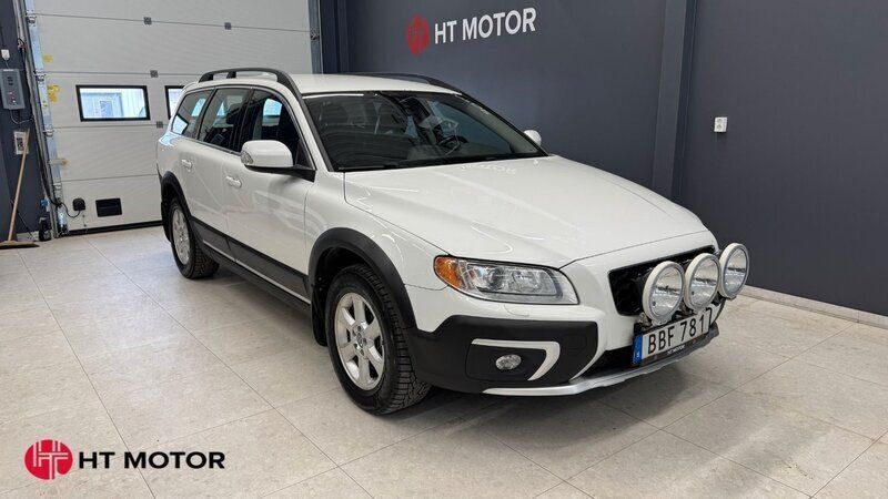 Vit Begagnad 2014 Volvo XC70 Momentum SUV | 169 800 kr (Marknadspris) - Bild 1/4