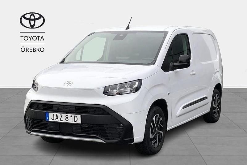 Vit Begagnad 2024 Toyota Proace City City Van | 337 375 kr (Marknadspris) - Bild 1/4