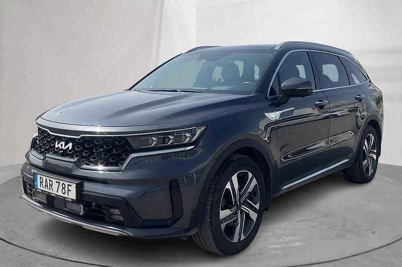Grå Begagnad 2023 Kia Sorento Advance SUV | 479 000 kr - Bild 1/4