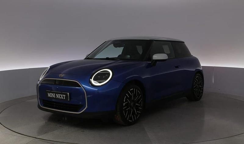 Blå Begagnad 2024 Mini Cooper SE Halvkombi | 439 900 kr - Bild 1/4