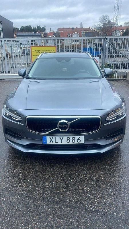 Grå Begagnad 2019 Volvo V90 Kombi | 269 000 kr (Marknadspris) - Bild 1/4