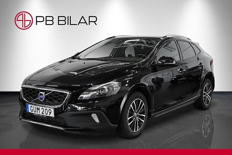 Begagnad Volvo V40 CC Momentum 191 HK (140 kW) 2015 Svart Kombi