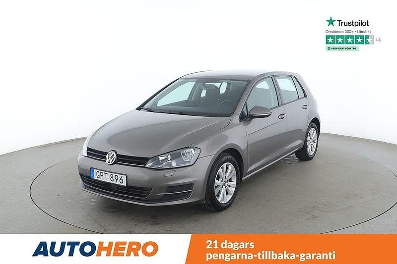 Grå Begagnad 2015 VW Golf VII Halvkombi | 108 000 kr (Marknadspris) - Bild 1/4