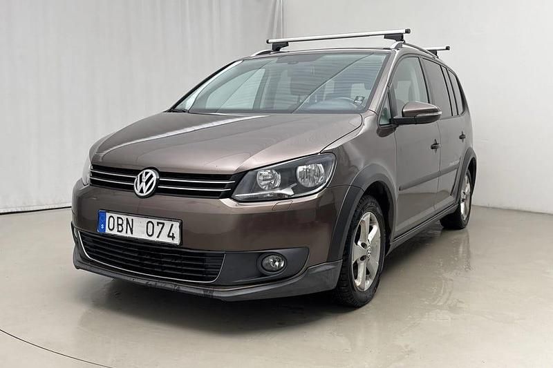 Begagnad 2014 VW Touran Cross Minibuss | 94 900 kr - Bild 1/4