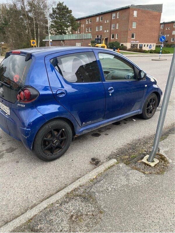 Blå Begagnad 2007 Toyota Aygo Halvkombi | 16 500 kr (Bra pris) - Bild 1/3