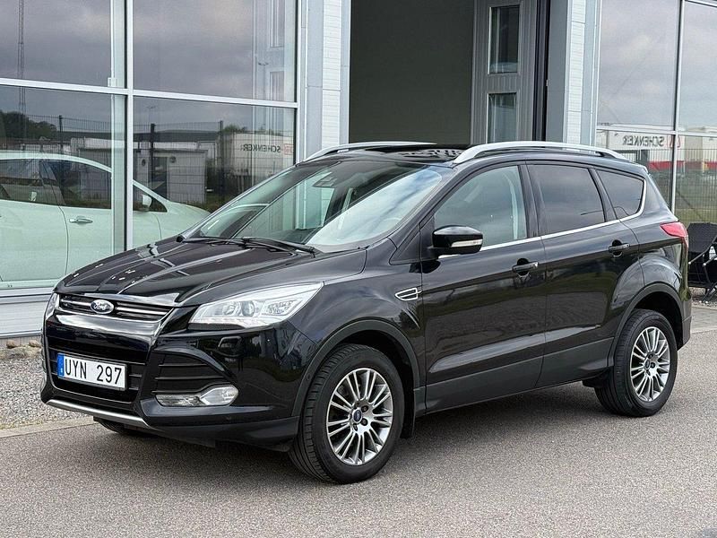 Svart Begagnad 2013 Ford Kuga Titanium SUV | 119 900 kr (Marknadspris) - Bild 1/4