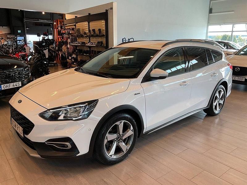Vit Begagnad 2019 Ford Focus Active Kombi | 178 000 kr (Marknadspris) - Bild 1/4