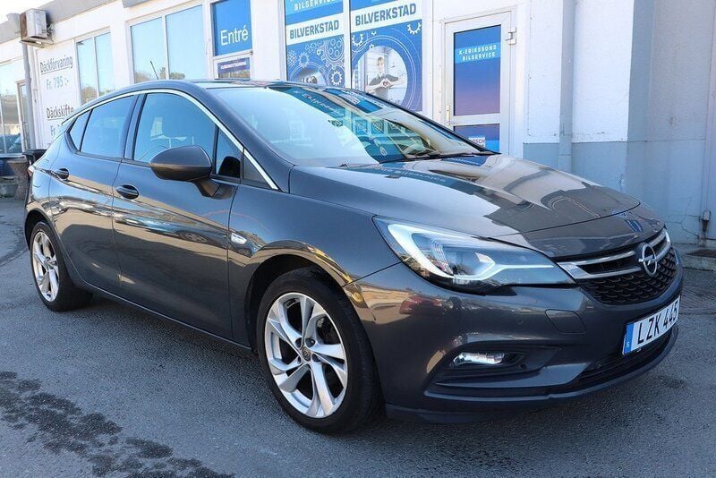 Grå Begagnad 2015 Opel Astra Dynamic Halvkombi | 79 500 kr (Dyr) - Bild 1/4