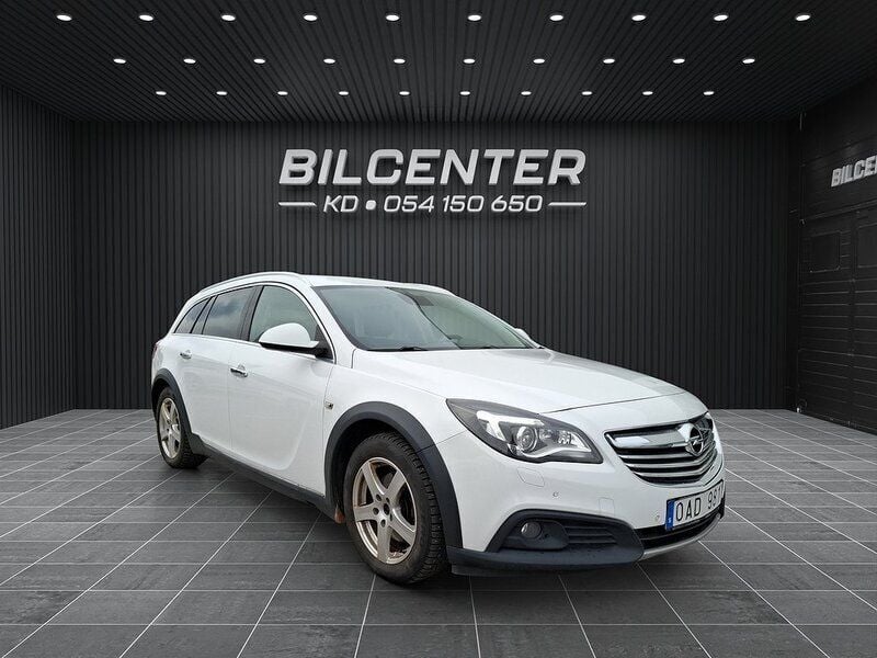 Vit Begagnad 2013 Opel Insignia Country Tourer Business Kombi | 79 900 kr (Marknadspris) - Bild 1/4