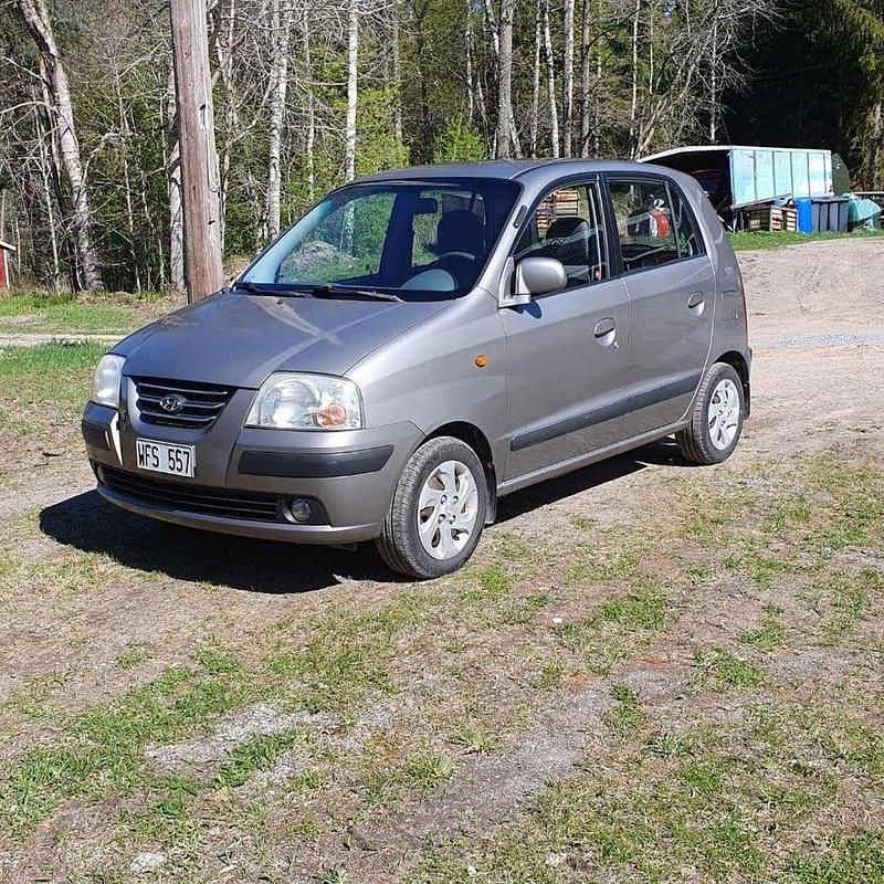 Grå Begagnad 2005 Hyundai Atos Prime Halvkombi | 29 000 kr - Bild 1/4