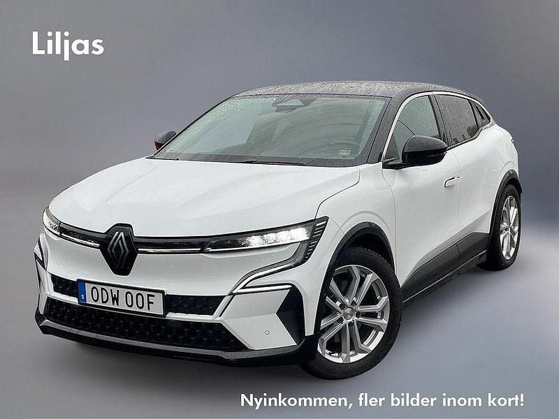 Vit Begagnad 2022 Renault Mégane Techno Halvkombi | 294 900 kr (Marknadspris) - Bild 1/3