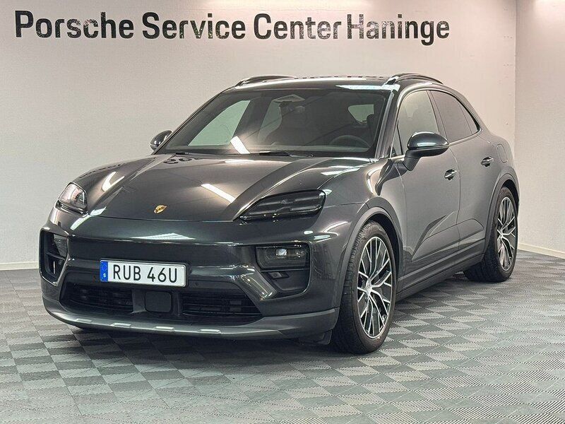 Grå Begagnad 2024 Porsche Macan SUV | 965 000 kr (Superpris) - Bild 1/4