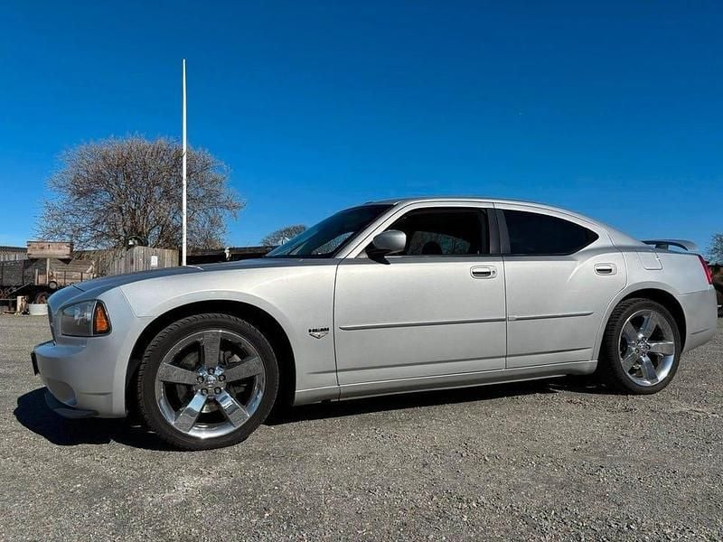 Begagnad Dodge Charger 373 HK (274 kW) 2009 Silver Sedan
