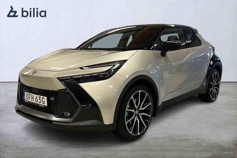 Silver Begagnad 2023 Toyota C-HR Edition SUV | 464 000 kr (Marknadspris) - Bild 1/1