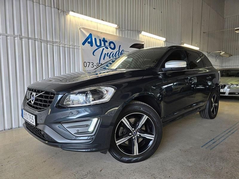 Grå Begagnad 2017 Volvo XC60 R-Design SUV | 254 900 kr (Marknadspris) - Bild 1/4