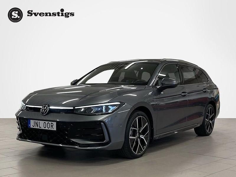 Diabase grey metallic Begagnad 2025 VW Passat Edition Kombi | 484 900 kr - Bild 1/4