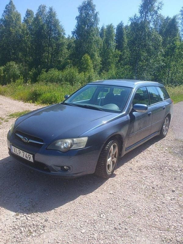 Blå Begagnad 2006 Subaru Legacy Kombi | 20 000 kr (Marknadspris) - Bild 1/4