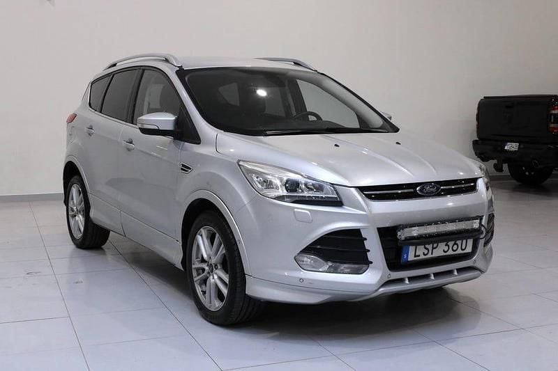 Silver metallic Begagnad 2014 Ford Kuga Titanium X SUV | 89 900 kr (Superpris) - Bild 1/4