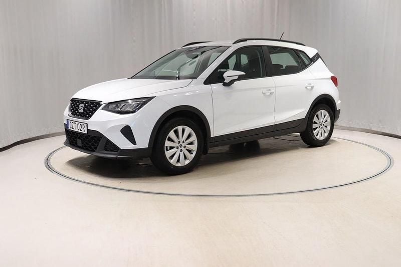 Vit Begagnad 2024 Seat Arona SUV | 209 800 kr (Marknadspris) - Bild 1/4