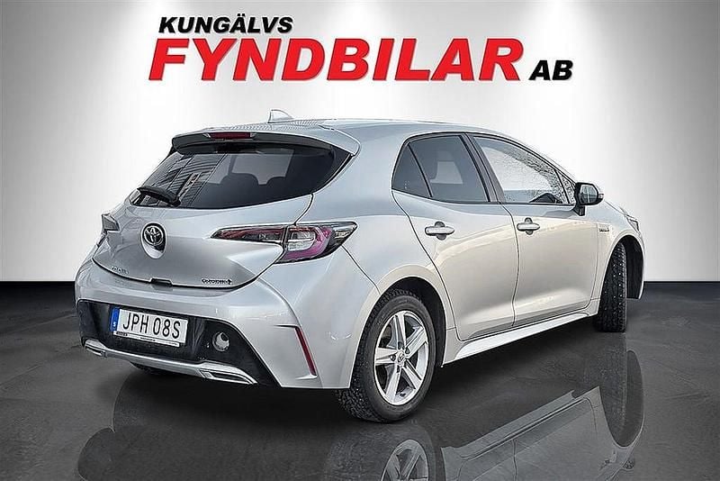 Begagnad Toyota Corolla Hybrid Style 184 HK (135 kW) 2019 Silver Halvkombi
