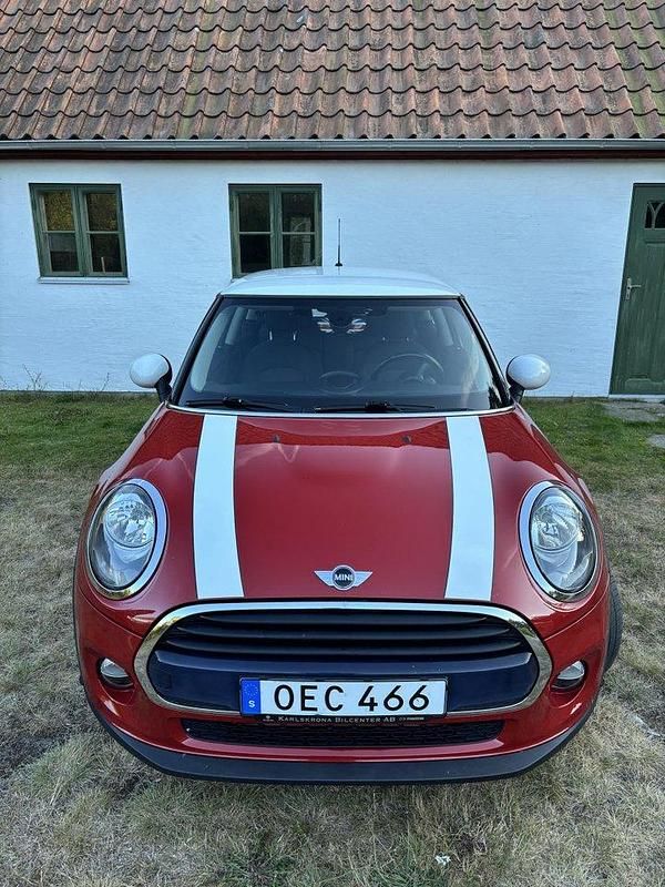 Röd Begagnad 2017 Mini Cooper Pepper Halvkombi | 129 000 kr (Bra pris) - Bild 1/4
