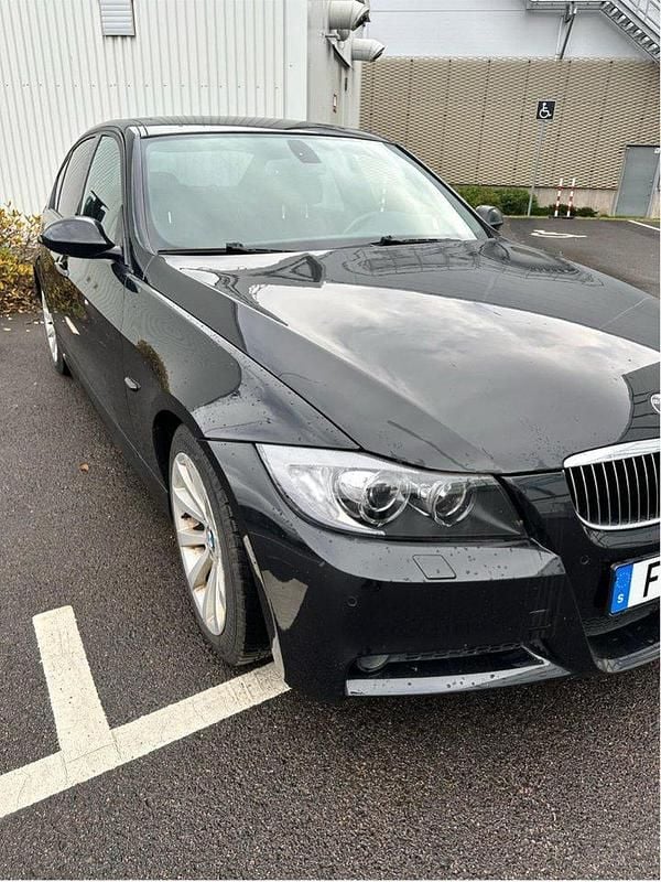 Svart Begagnad 2007 BMW 325 Comfort Edition Sedan | 85 000 kr (Marknadspris) - Bild 1/4
