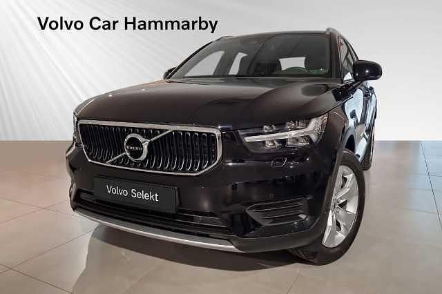 Svart Begagnad 2021 Volvo XC40 Momentum SUV | 309 000 kr (Bra pris) - Bild 1/3