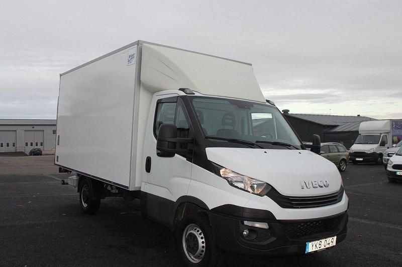 Vit Begagnad 2018 Iveco Daily Van | 285 000 kr (Dyr) - Bild 1/4