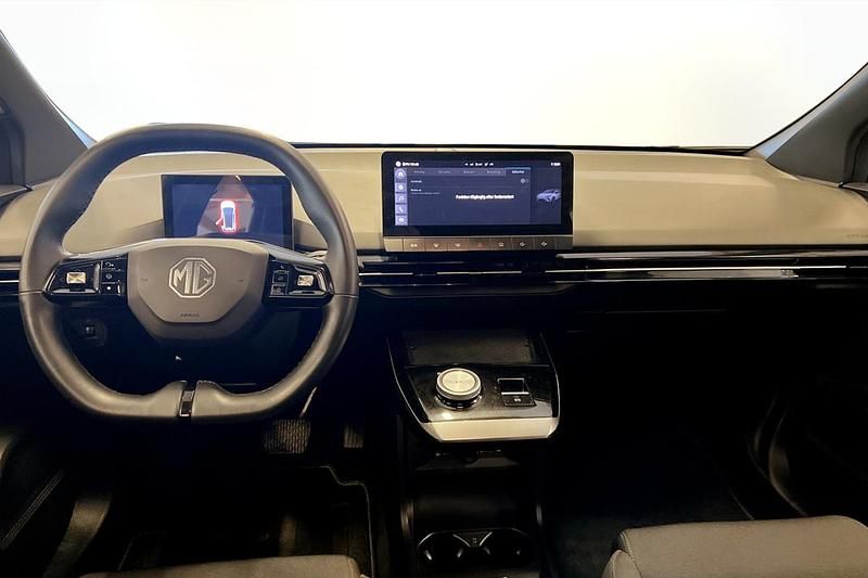 Begagnad MG MG4 EV 125 kW (171 HK) 2023 Grå Halvkombi