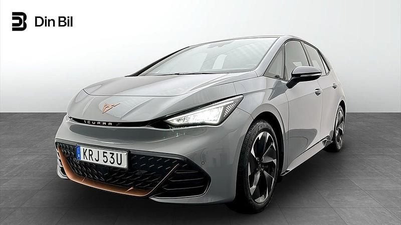 Ljusgrå Begagnad 2023 Cupra Born e-Boost Halvkombi | 264 900 kr (Marknadspris) - Bild 1/4