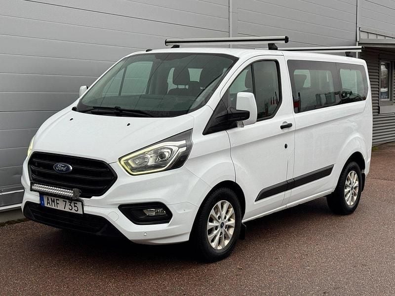 Vit Begagnad 2018 Ford Transit Custom Kombi | 179 900 kr (Marknadspris) - Bild 1/4