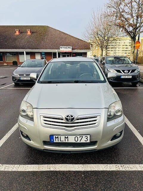 Begagnad 2007 Toyota Avensis Sedan | 37 000 kr (Marknadspris) - Bild 1/4