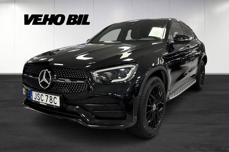 Svart Begagnad 2021 Mercedes GLC300 AMG line Sportkupé | 409 000 kr (Marknadspris) - Bild 1/4