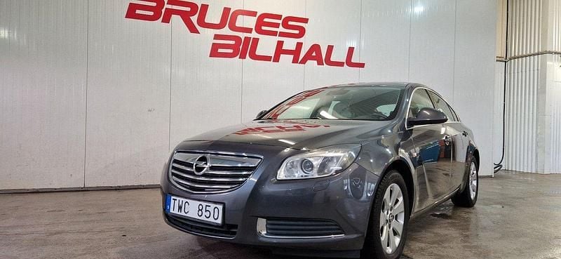 Grå Begagnad 2009 Opel Insignia Edition Halvkombi | 69 900 kr (Bra pris) - Bild 1/4