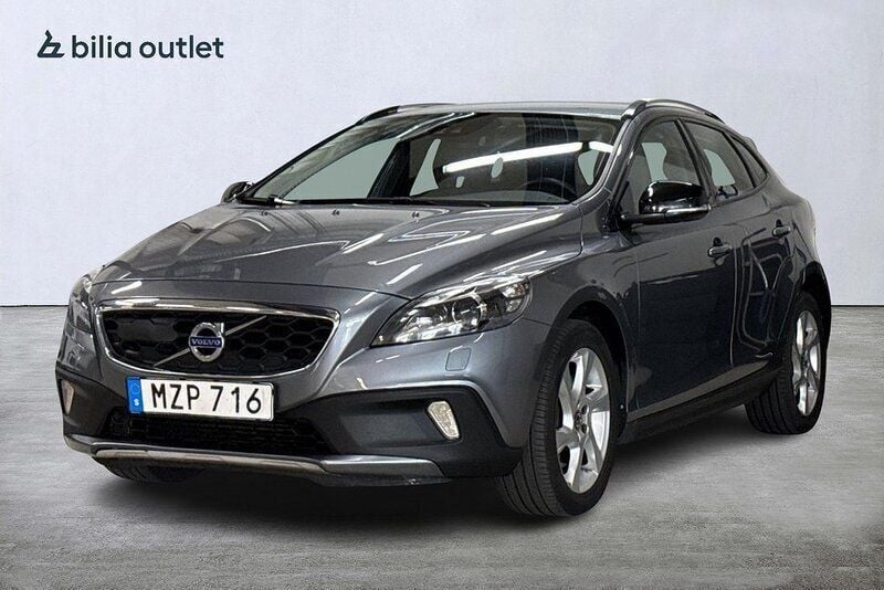Grå Begagnad 2016 Volvo V40 CC Momentum Kombi | 124 900 kr (Marknadspris) - Bild 1/3