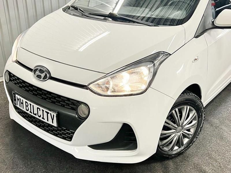 Begagnad Hyundai i10 67 HK (49 kW) 2020 Vit Halvkombi