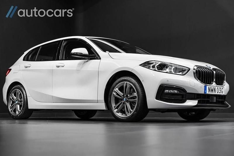 Begagnad BMW 120 Sport Line 178 HK (130 kW) 2021 Vit Halvkombi
