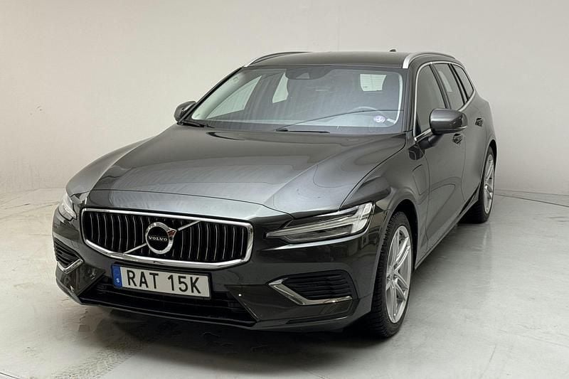 Begagnad Volvo V60 Inscription 350 HK (257 kW) 2022 Mörkgrå Kombi